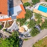 Vila Ljuba Vi