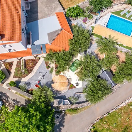 Villa Ljuba Vi